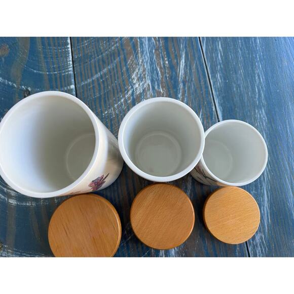 PORTMEIRION, 3 Ceramic Floral Canisters, Wooden Lids. - Picture 10 of 12